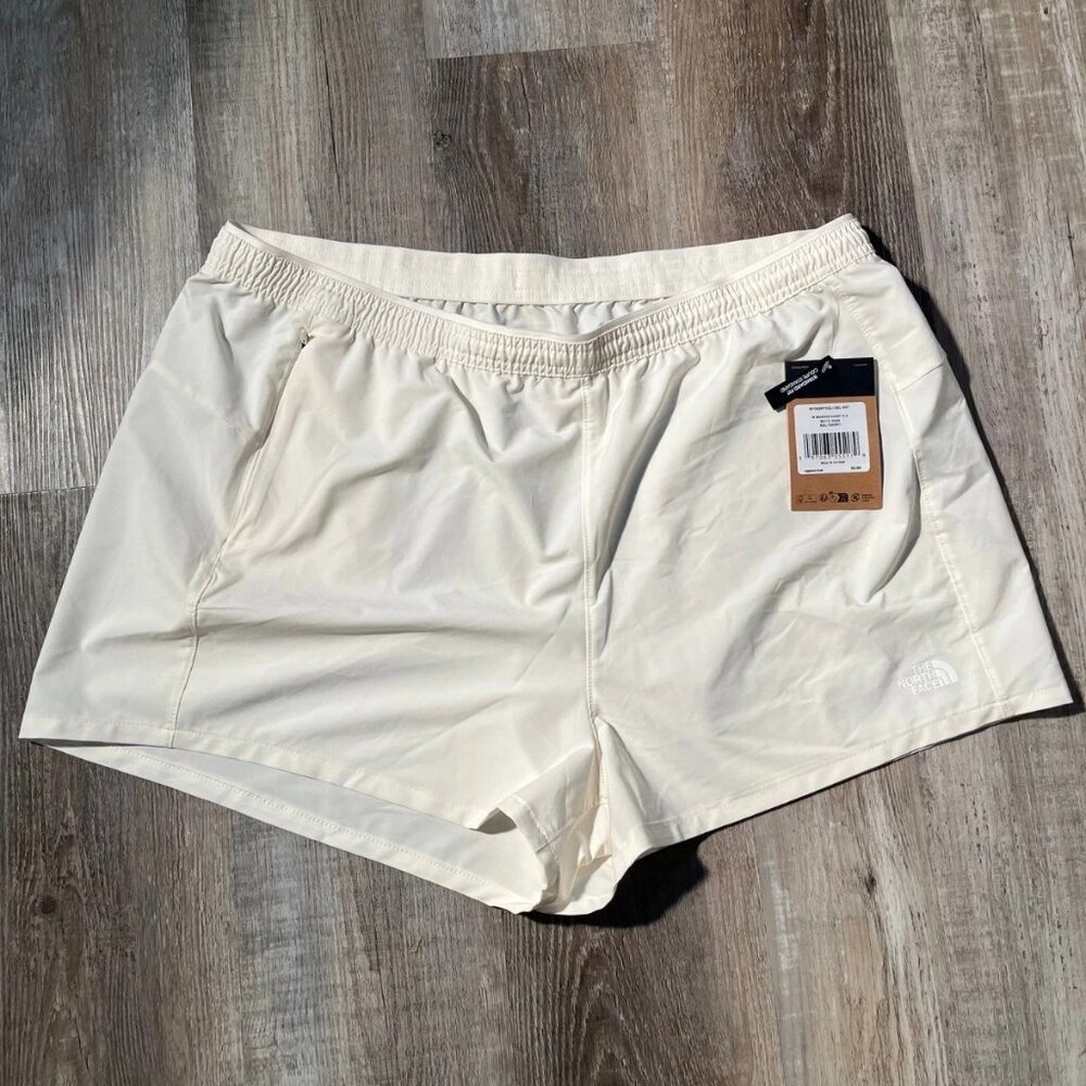 2 Different Pairs North Face Women’s Wander Shorts 2.0, 2XL, White Dune&Gravel